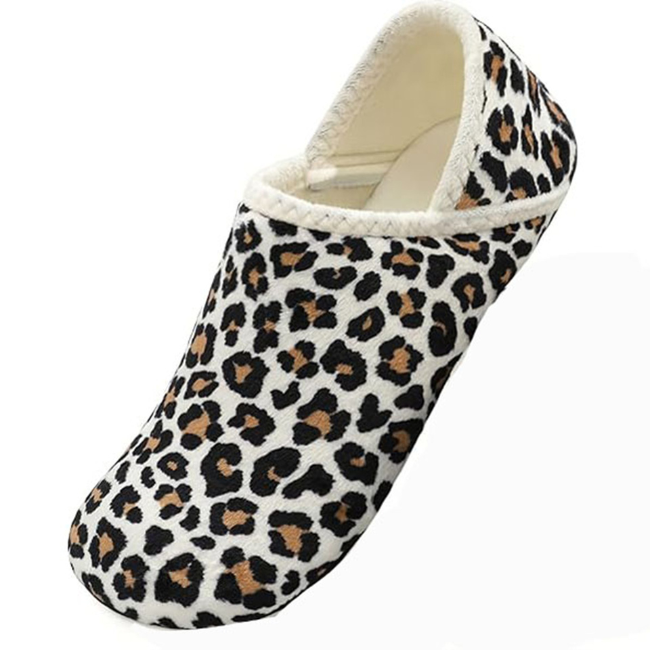 THE CLOUDIES | UNISEX SLIP-ON WINTER SLIPPERS - COZY PLUSH & FLEXIBLE RUBBER SOLE