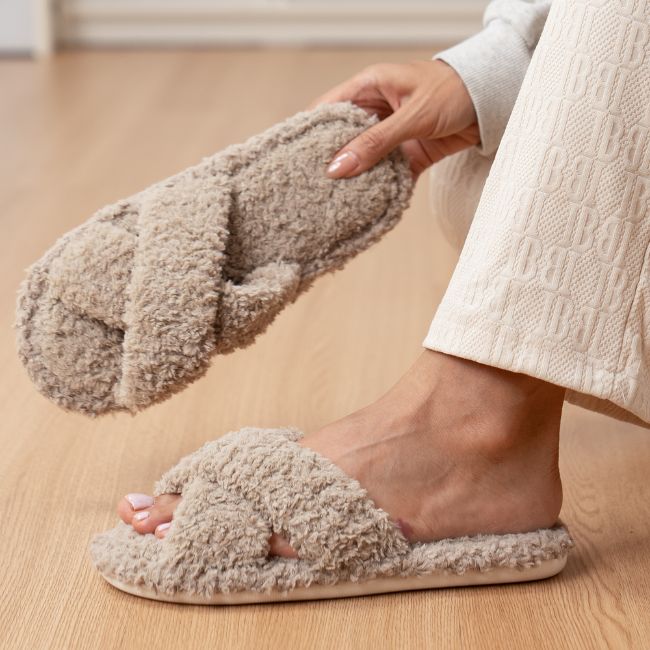 CRISS CROSS FLUFFY SLIPPERS WITH THICK NON SLIP SOLE FOR COZY INDOOR COMFORT