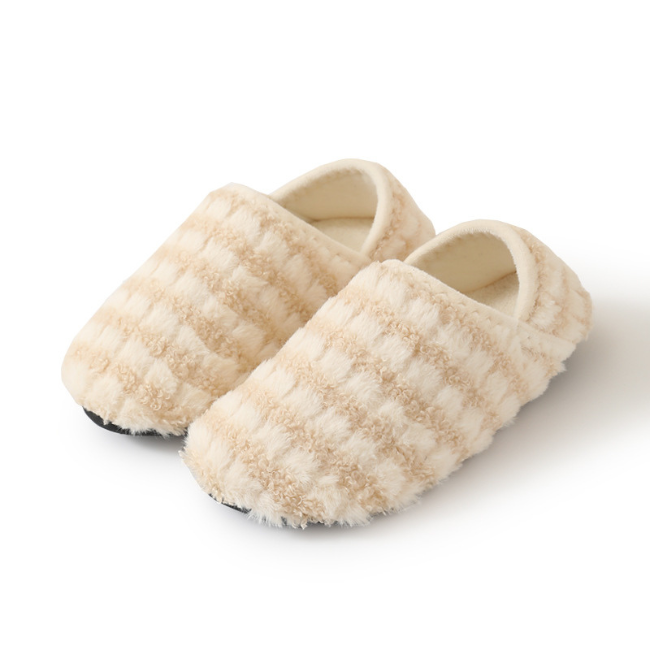 THE CLOUDIES | UNISEX SLIP-ON WINTER SLIPPERS - COZY PLUSH & FLEXIBLE RUBBER SOLE