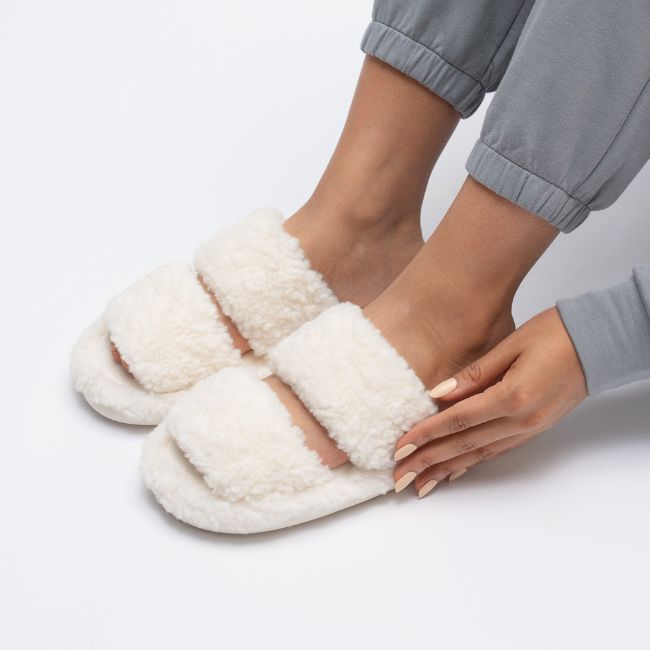 FLUFFY ORTHOPEDIC SLIPPERS – DOUBLE-STRAP SHERPA HOUSE SLIDES WITH THICK