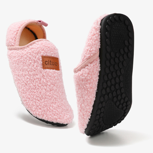 THE CLOUDIES | UNISEX SLIP-ON WINTER SLIPPERS - COZY PLUSH & FLEXIBLE RUBBER SOLE