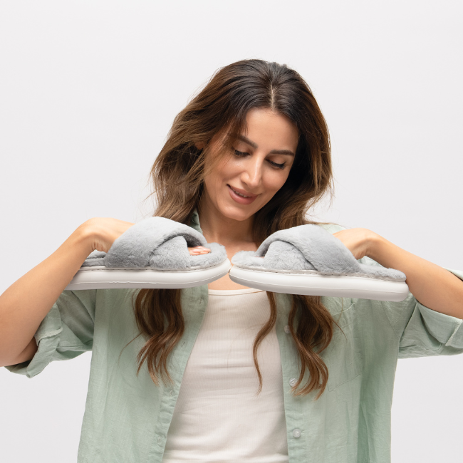 CRISS-CROSS PLUSH SLIPPERS, BREATHABLE WARMTH & COMFY NON-SLIP THICK SOLE