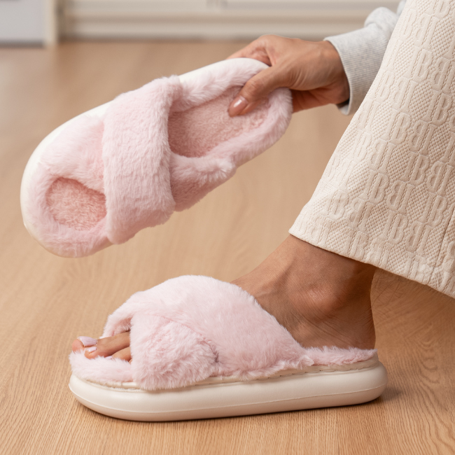 CRISS-CROSS PLUSH SLIPPERS, BREATHABLE WARMTH & COMFY NON-SLIP THICK SOLE