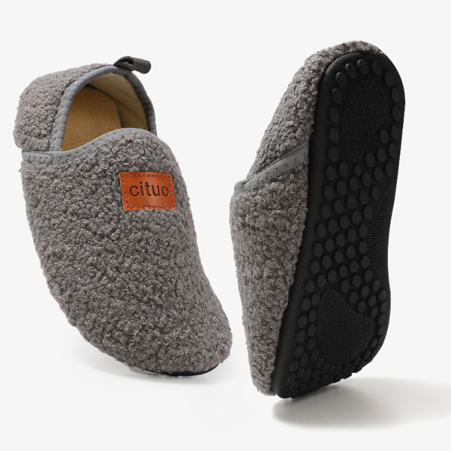 THE CLOUDIES | UNISEX SLIP-ON WINTER SLIPPERS - COZY PLUSH & FLEXIBLE RUBBER SOLE