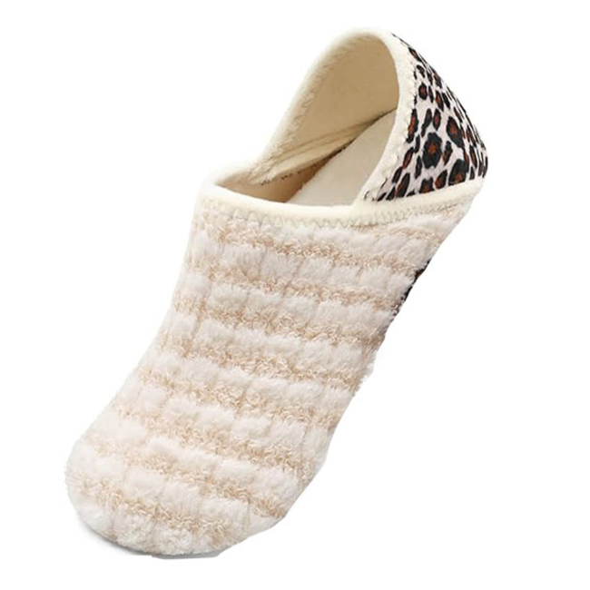 THE CLOUDIES | UNISEX SLIP-ON WINTER SLIPPERS - COZY PLUSH & FLEXIBLE RUBBER SOLE
