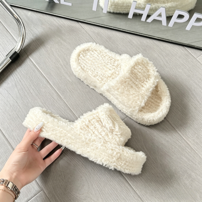 THE CLOUDIES | PLATFORM FUR SLIPPERS - COZY WINTER SLIDES