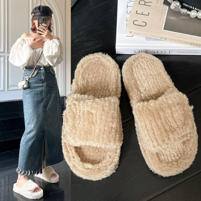 THE CLOUDIES | PLATFORM FUR SLIPPERS - COZY WINTER SLIDES