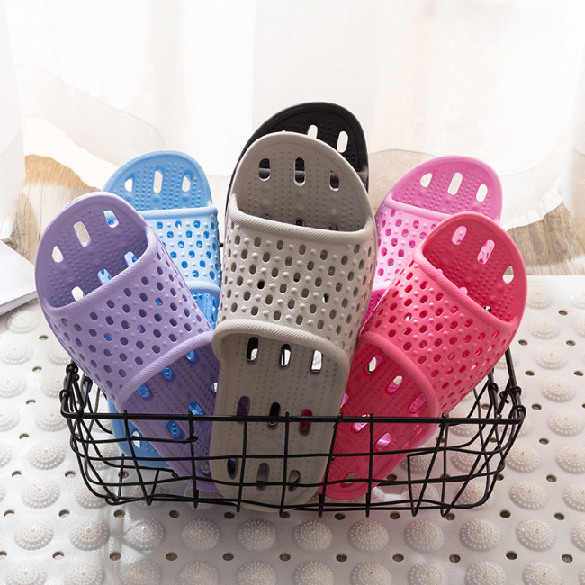 THE CLOUDIES | UNISEX QUICK-DRAINING BATHROOM SLIPPERS - SOFT EVA MASSAGE SLIDES