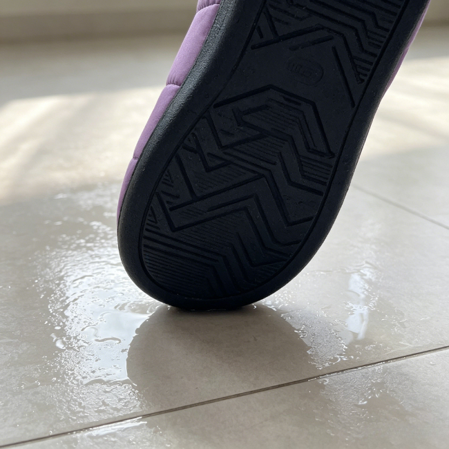 THE CLOUDIES | WATERPROOF MEMORY FOAM SLIPPERS - COZY WINTER HOUSE SHOES FOR MEN & WOMEN